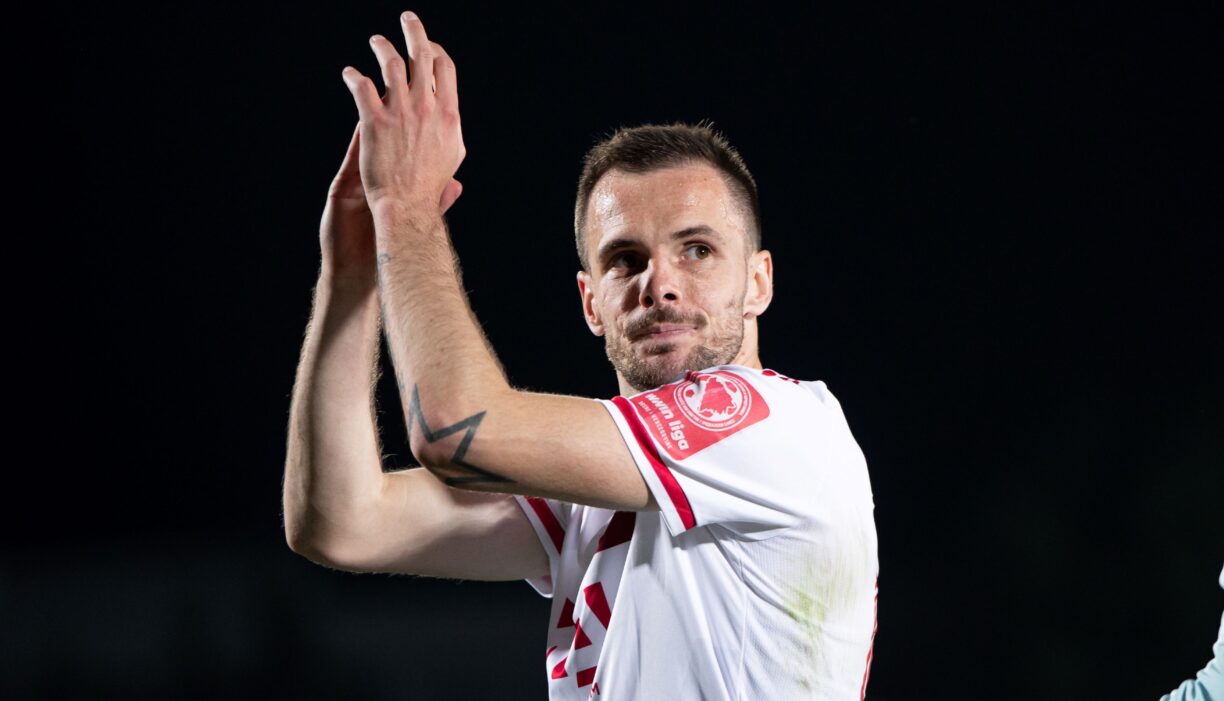 Osam trofeja i bezbroj uspomena: Kerim Memija karijeru nastavlja u Indoneziji!