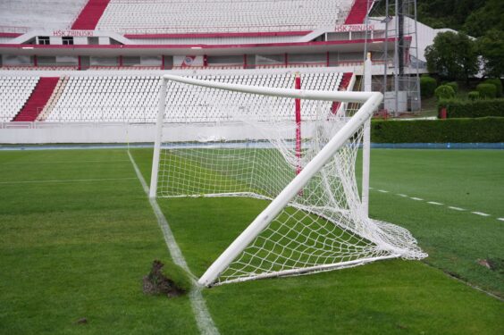 Olujno nevrijeme prouzročilo znatna oštećenja na stadionu HŠK Zrinjski